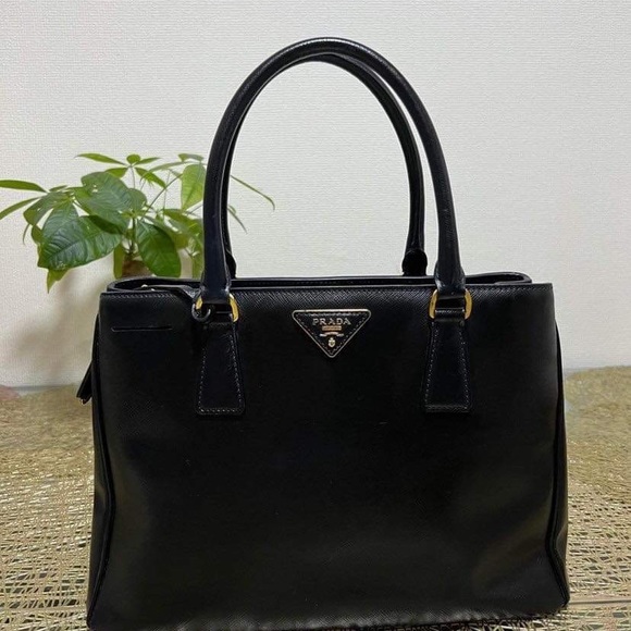 Prada handbag - Picture 6 of 7